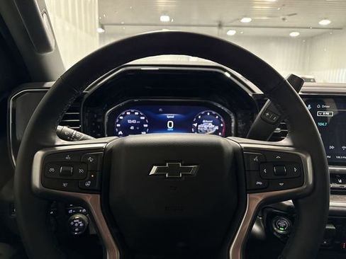 Used 2025 Chevrolet Silverado 3500 LTZ w/ LTZ Plus Package image 15