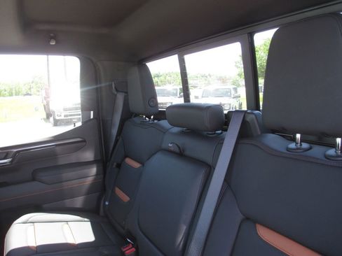 New 2026 GMC Sierra 1500 AT4 w/ AT4 Premium Package AWD/4WD image 14