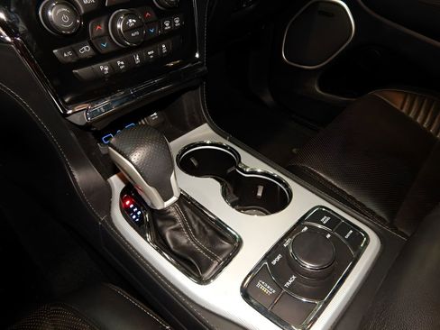 Used 2021 Jeep Grand Cherokee SRT image 25