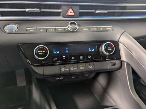 Used 2024 Hyundai Elantra SEL FWD image 22