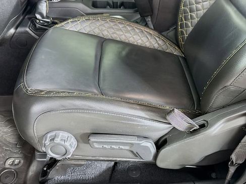 Used 2021 Jeep Gladiator Overland image 23