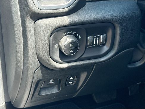 Used 2023 RAM 1500 Laramie AWD/4WD image 10