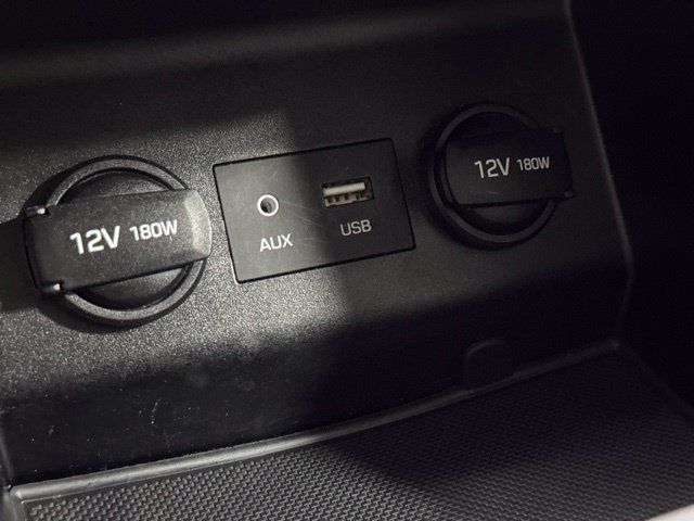 Used 2020 Hyundai Elantra SE w/ Cargo Package (C1) FWD image 17