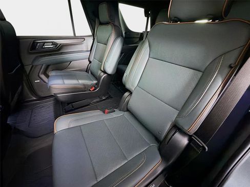 Certified 2025 GMC Yukon AT4 w/ AT4 Premium Package AWD/4WD image 23