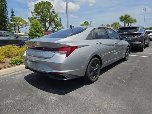 Used 2021 Hyundai Elantra SEL w/ Convenience Package FWD image 15