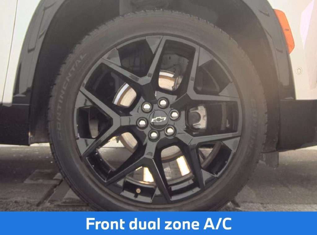 Used 2024 Chevrolet Traverse RS FWD image 11