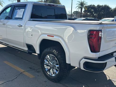 Certified 2025 GMC Sierra 2500 Denali Ultimate image 5