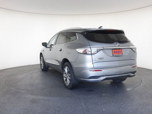 Used 2023 Buick Enclave Avenir image 8