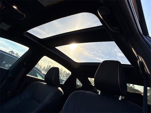 Used 2023 Toyota Crown Limited image 32