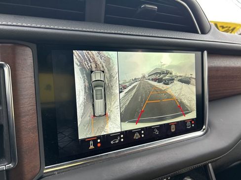 Used 2023 GMC Yukon XL Denali Ultimate image 12