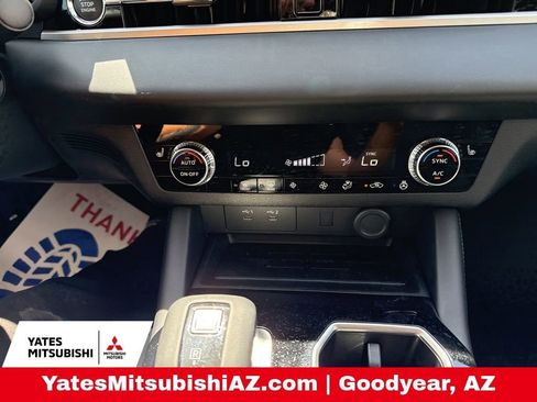 New 2026 Mitsubishi Outlander SE image 14
