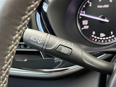 Used 2023 Buick Envision Avenir image 25