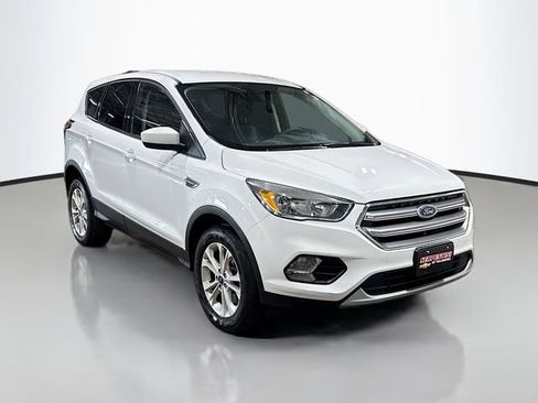 Used 2017 Ford Escape SE AWD/4WD image 3