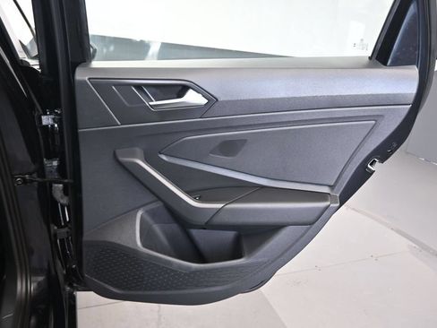 Used 2024 Volkswagen Jetta SE FWD image 32