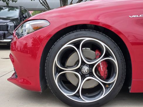 Used 2022 Alfa Romeo Giulia Veloce RWD image 14