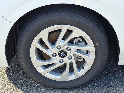 Certified 2025 Subaru Impreza 2.0i image 11