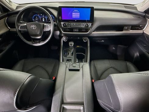 Used 2024 Toyota Grand Highlander FWD image 13