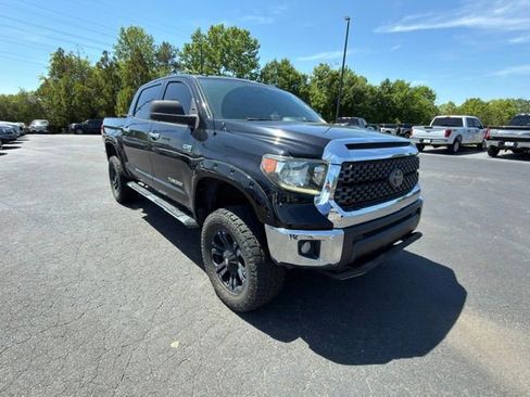 Used 2018 Toyota Tundra SR5 w/ SR5 Upgrade Package AWD/4WD image 1