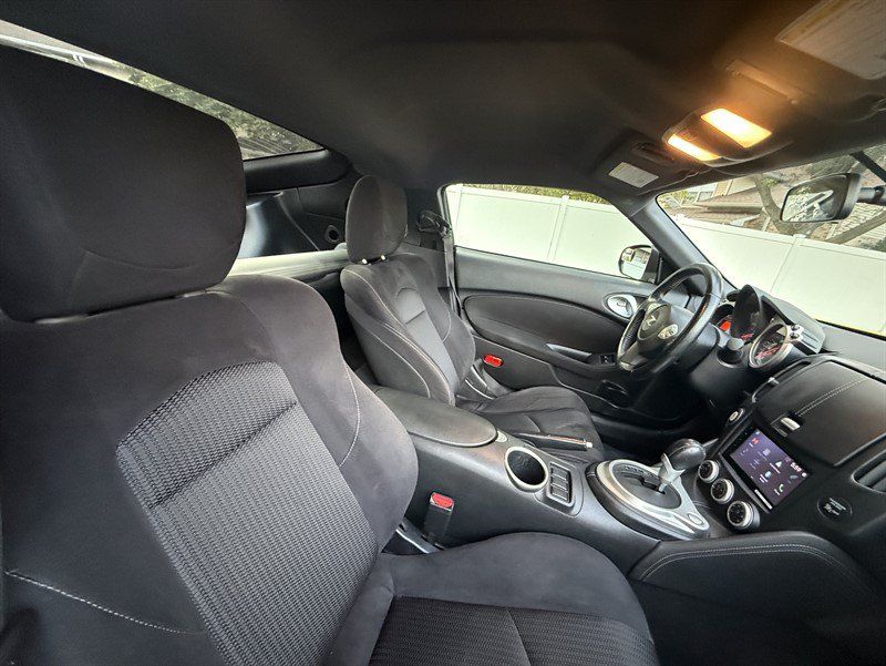 Used 2017 Nissan 370Z Coupe RWD image 15