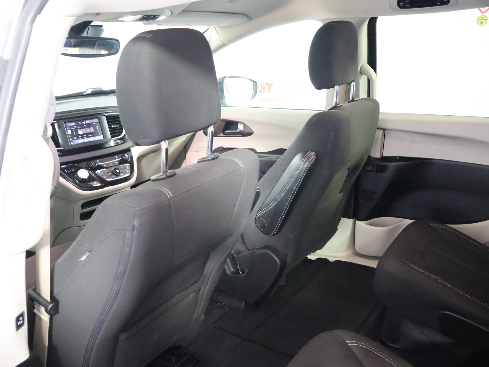 Used 2023 Chrysler Voyager LX FWD image 48