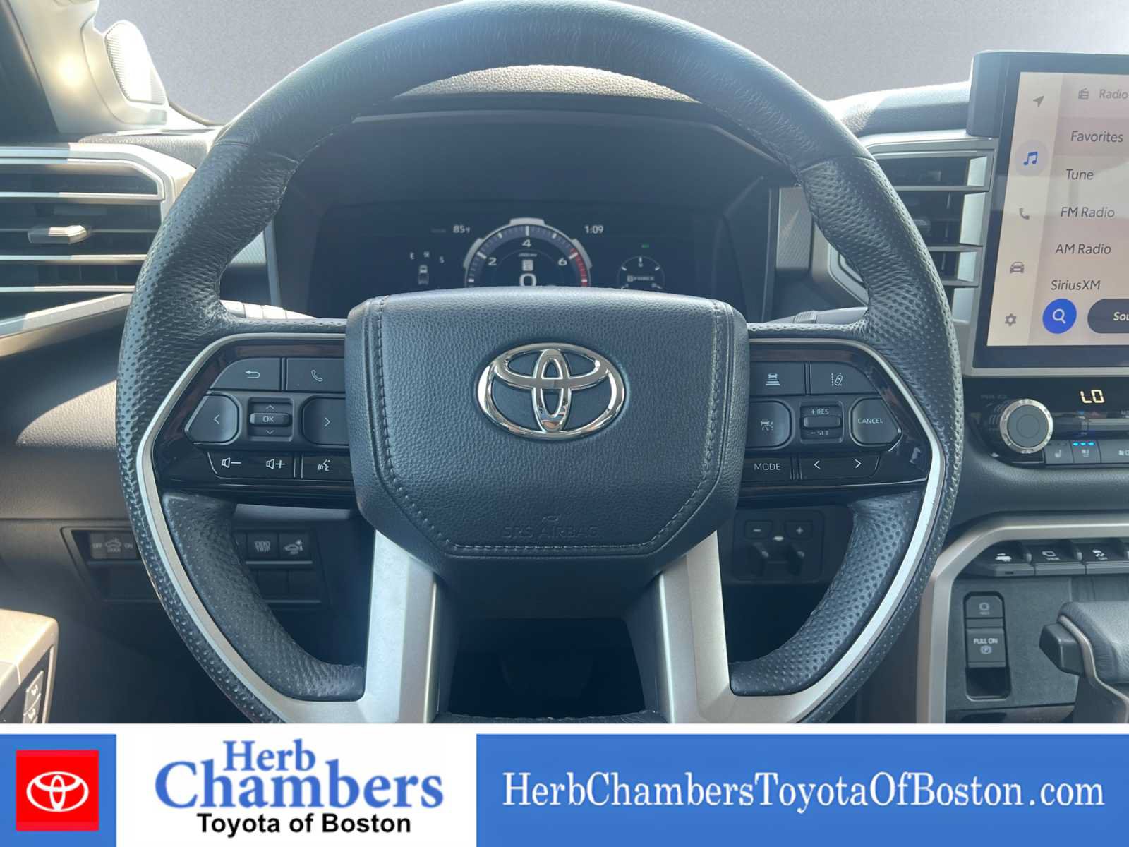 Used 2024 Toyota Tundra Limited AWD/4WD image 18