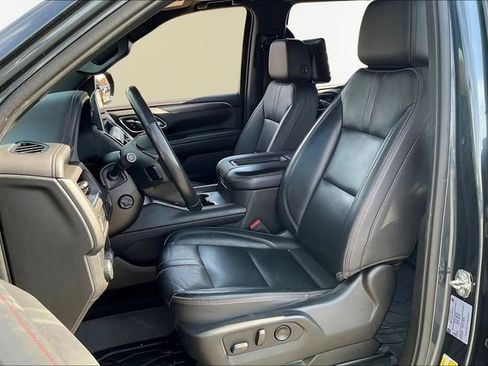 Used 2021 Chevrolet Suburban RST w/ Luxury Package image 15