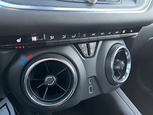 Certified 2025 Chevrolet Blazer LT image 24