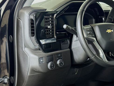 Certified 2025 Chevrolet Silverado 1500 LT RWD image 8