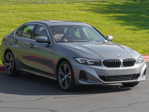 Used 2024 BMW 330i Sedan RWD image 2