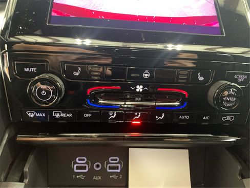 Used 2025 Jeep Grand Cherokee L Altitude image 27