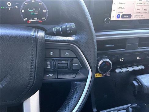 Used 2025 Toyota 4Runner TRD Off-Road AWD/4WD image 19