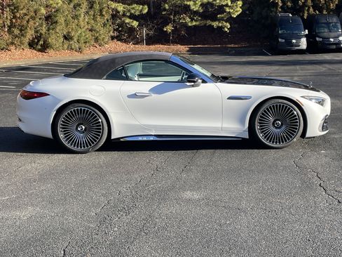 New 2026 Mercedes-Benz Maybach SL 680 image 8
