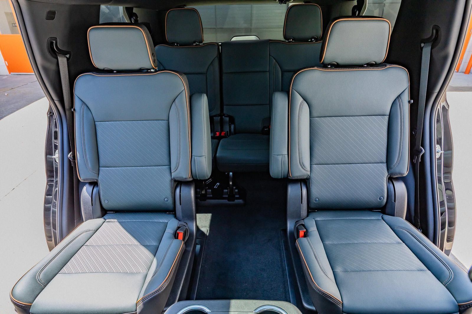 Used 2026 GMC Yukon AT4 w/ AT4 Premium Plus Package AWD/4WD image 30