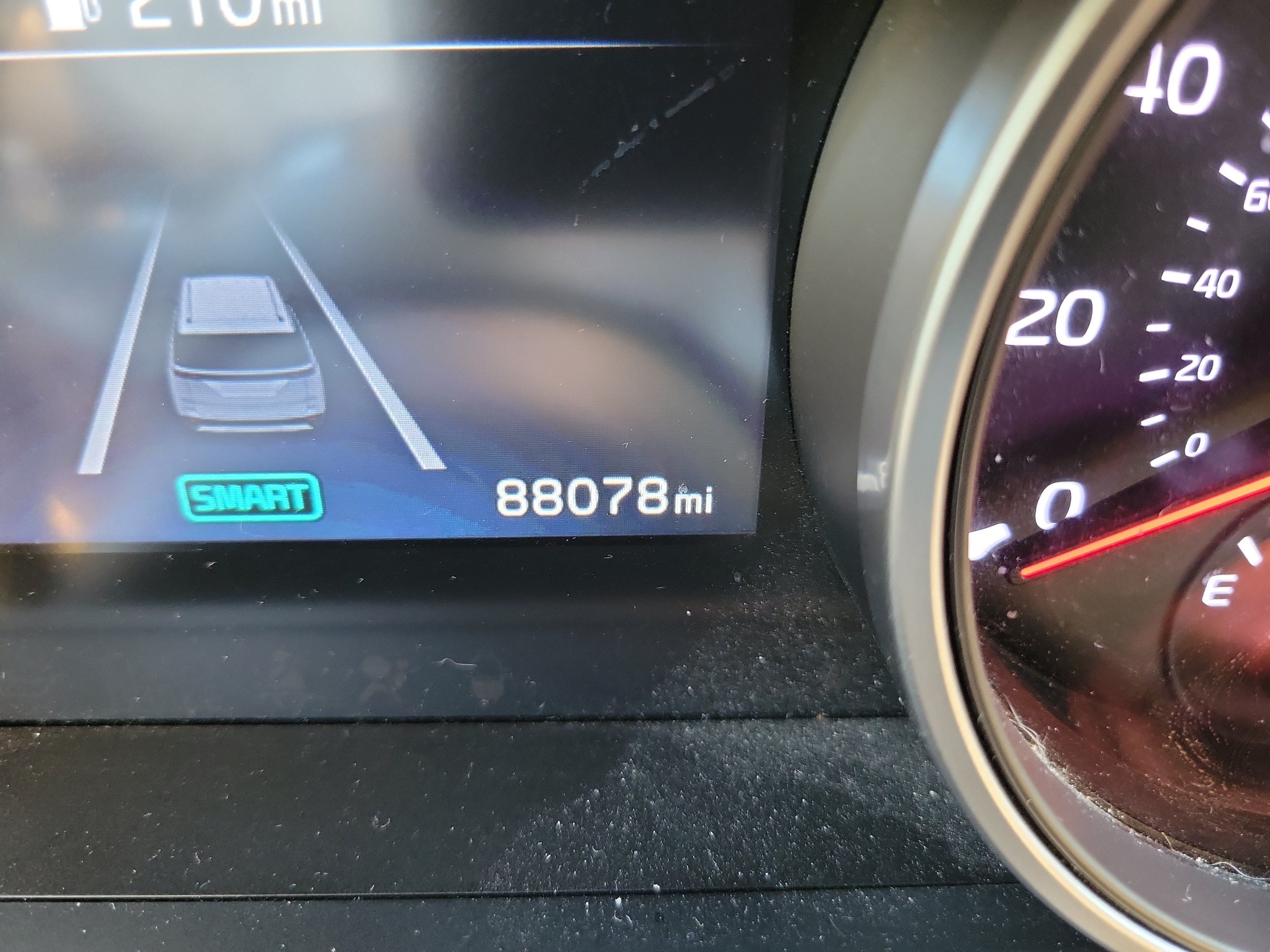 Used 2022 Kia Carnival LX FWD image 26