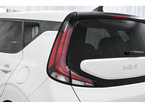 Used 2025 Kia Soul LX image 10