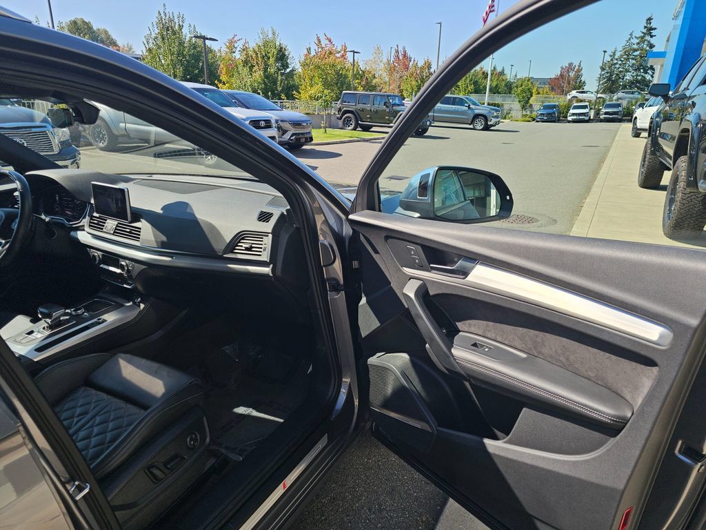 Used 2018 Audi SQ5 Premium Plus w/ Navigation Package AWD/4WD image 12