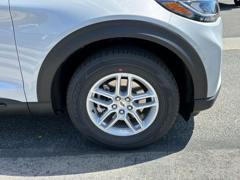 New 2026 Ford Explorer Active RWD image 15