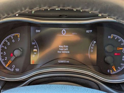 Used 2016 Jeep Grand Cherokee Laredo image 8