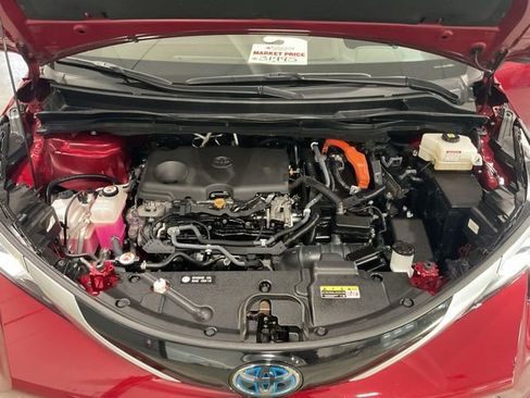 Used 2021 Toyota Sienna Platinum image 23