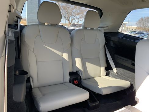 Used 2018 Volvo XC90 T6 Momentum w/ Momentum Plus Package image 33