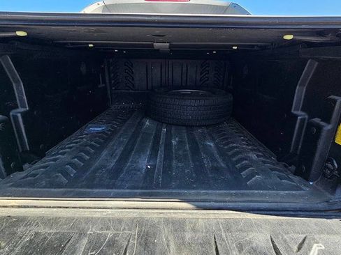 Used 2002 Chevrolet Avalanche 2WD w/ Convenience Pkg image 34