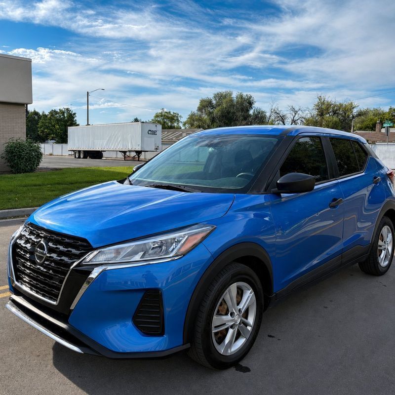 Used 2022 Nissan Kicks S FWD image 1