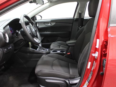 Used 2021 Kia Forte LXS image 3