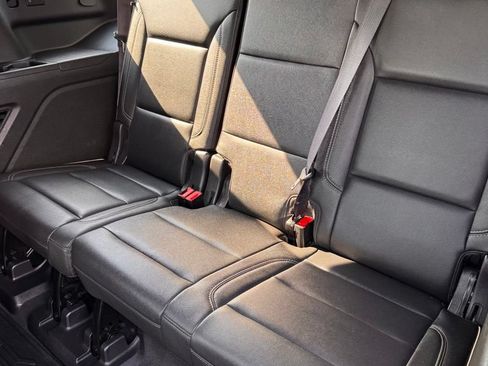 Used 2022 Chevrolet Tahoe Premier AWD/4WD image 15