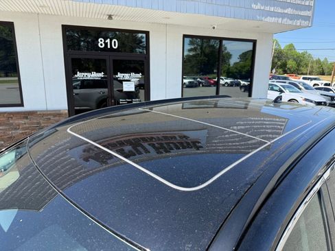 Used 2023 Nissan Rogue SV w/ SV Premium B Package image 12