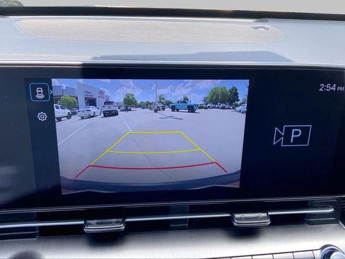Used 2025 Hyundai Kona SEL AWD/4WD image 28
