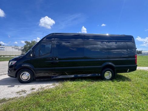 Used 2023 Mercedes-Benz Sprinter 3500 image 9