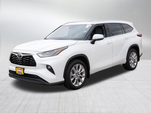 Used 2023 Toyota Highlander Limited AWD/4WD image 3