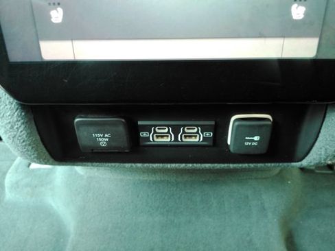 Used 2022 Jeep Grand Wagoneer Series III w/ Rear Seat Video Group 1 AWD/4WD image 37