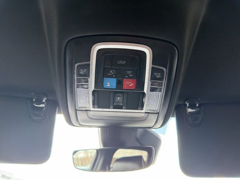Used 2025 RAM 1500 Laramie AWD/4WD image 36